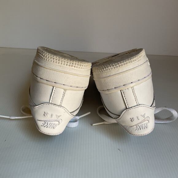 Nike Air Force 1 Sneakers Youth 5.5Y Women's 7  Low White Casual - Picture 7 of 9